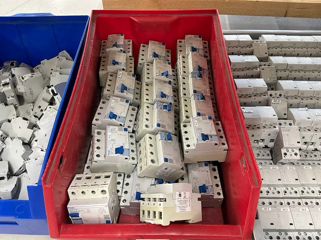 Partij installatieautomaten - afbeelding 5 van  14