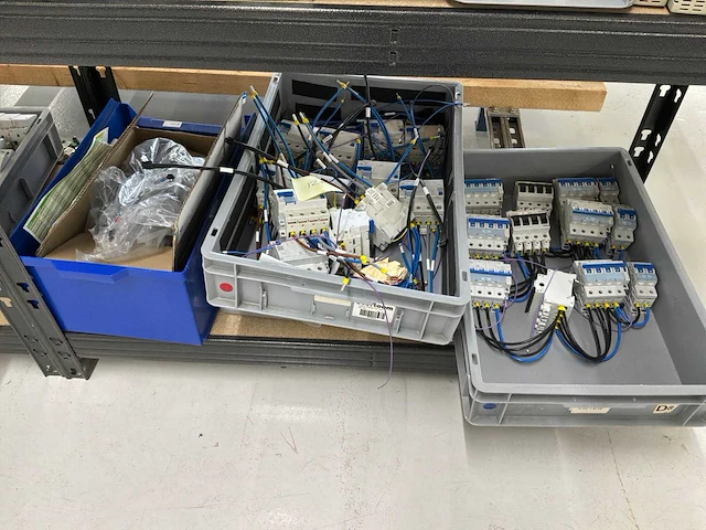 Partij installatieautomaten - afbeelding 7 van  14