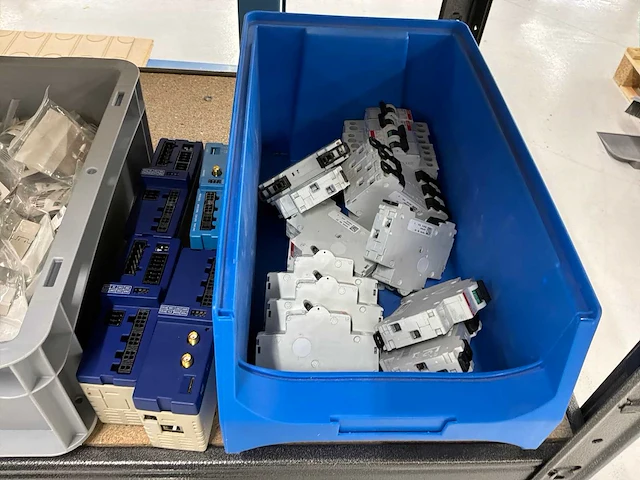Partij installatieautomaten - afbeelding 10 van  14