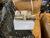 Partij installatiekranen, 1” - afbeelding 2 van  3