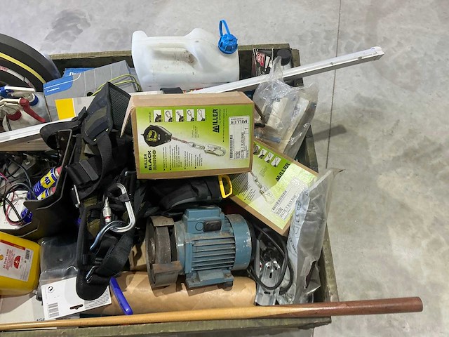 Partij installatiemateriaal en divers - afbeelding 2 van  7