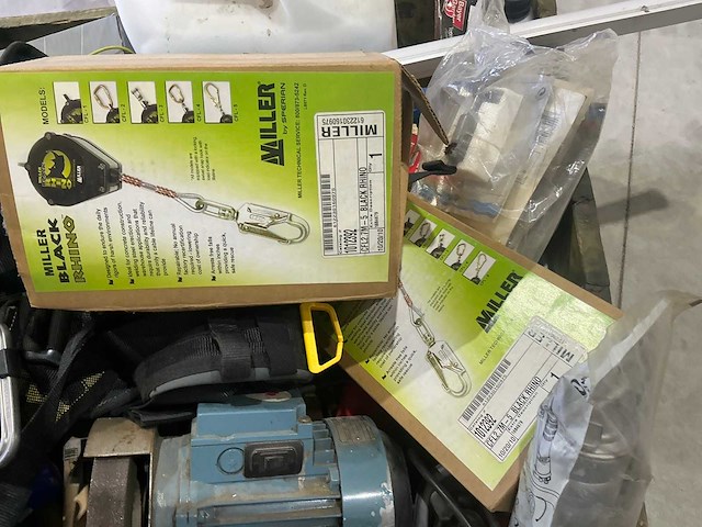 Partij installatiemateriaal en divers - afbeelding 5 van  7