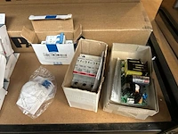 Partij installatiemateriaal en elektronica w.o. schakelaars w.o. mmc, f&f, mean well - afbeelding 13 van  17