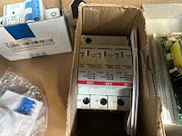 Partij installatiemateriaal en elektronica w.o. schakelaars w.o. mmc, f&f, mean well - afbeelding 17 van  17
