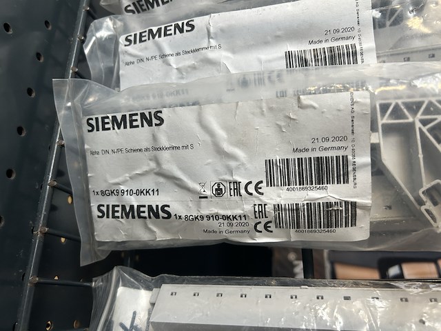 Partij installatiemateriaal en meterkast toebehoren w.o. siemens, legrand - afbeelding 5 van  9