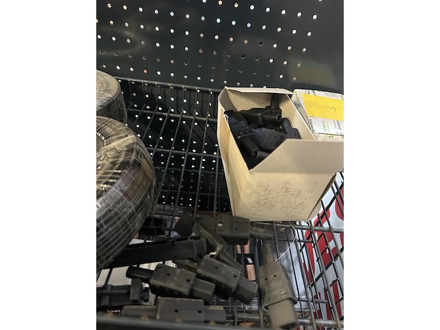 Partij installatiemateriaal en meterkast toebehoren - afbeelding 4 van  6