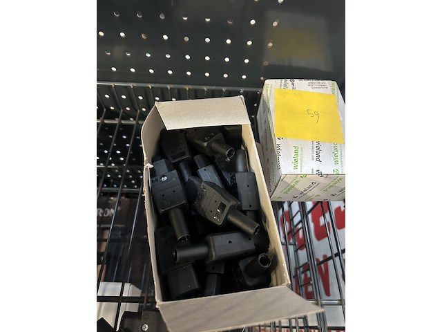 Partij installatiemateriaal en meterkast toebehoren - afbeelding 5 van  6