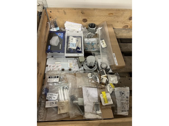 Partij installatiemateriaal en sanitiar, w.o. geberit, grohe - afbeelding 1 van  8