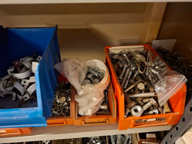 Partij installatiemateriaal in 1.5mtr stelling - afbeelding 29 van  43