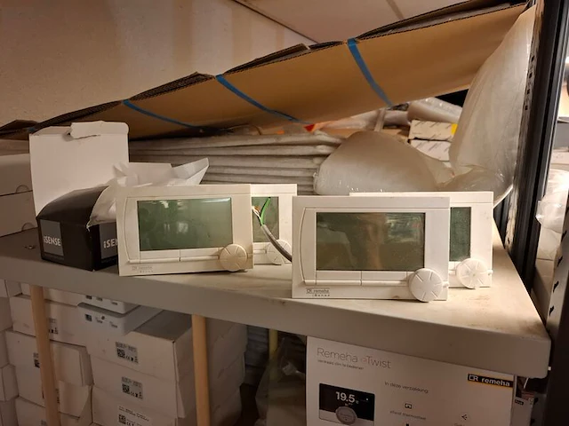 Partij installatiemateriaal in 1mtr stelling o.a. vaillant, remeha - afbeelding 9 van  16