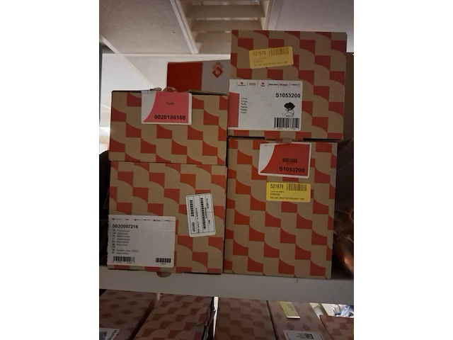 Partij installatiemateriaal in 2mtr stelling vnl awb - afbeelding 23 van  32