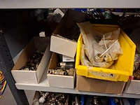 Partij installatiemateriaal in 2mtr stelling - afbeelding 38 van  39