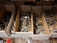 Partij installatiemateriaal in 2mtr stelling - afbeelding 28 van  38