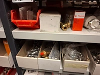Partij installatiemateriaal in 2mtr stelling - afbeelding 37 van  38