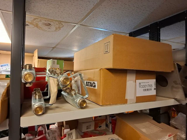 Partij installatiemateriaal in 2mtr stelling - afbeelding 6 van  30