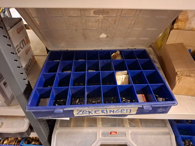 Partij installatiemateriaal in 2mtr stelling - afbeelding 7 van  33