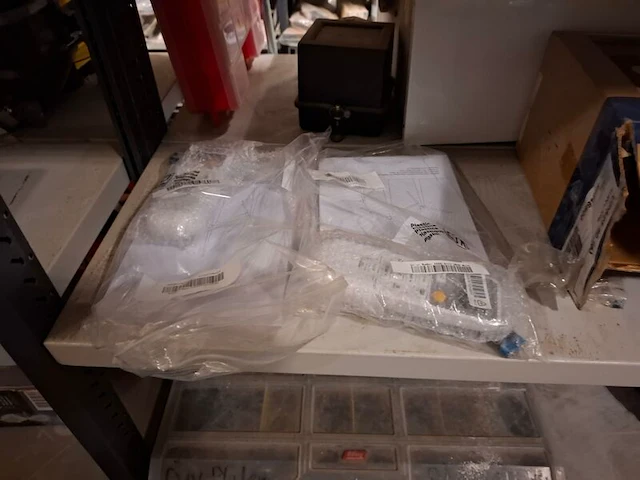 Partij installatiemateriaal in 2mtr stelling - afbeelding 4 van  25