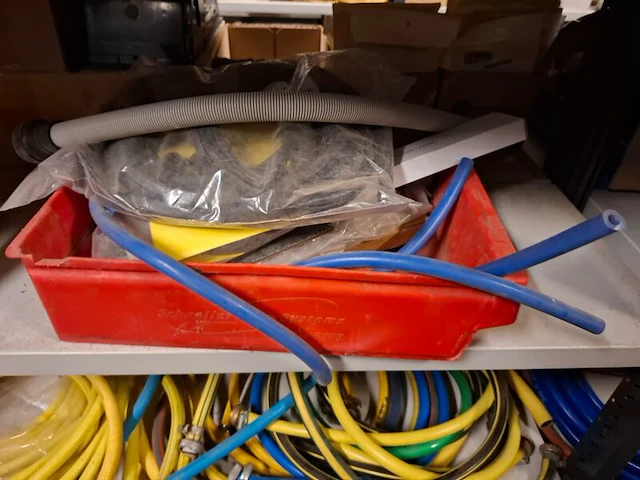 Partij installatiemateriaal in 2mtr stelling - afbeelding 20 van  21
