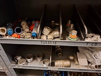 Partij installatiemateriaal in 2x magazijnkast - afbeelding 15 van  25