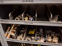 Partij installatiemateriaal in 2x magazijnkast - afbeelding 21 van  25