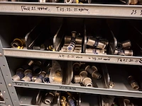 Partij installatiemateriaal in 2x magazijnkast - afbeelding 24 van  25
