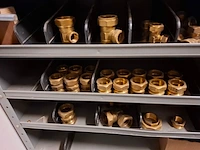 Partij installatiemateriaal in 2x magazijnkast - afbeelding 16 van  26