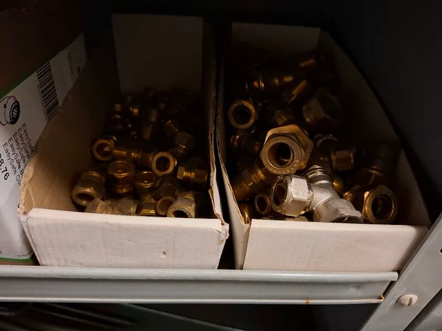 Partij installatiemateriaal in 2x magazijnkast - afbeelding 18 van  26