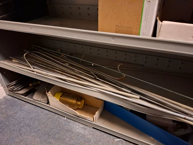 Partij installatiemateriaal in 2x magazijnkast - afbeelding 19 van  26