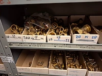 Partij installatiemateriaal in 2x magazijnkast - afbeelding 20 van  26