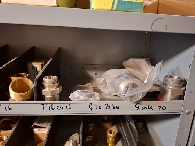 Partij installatiemateriaal in 4x magazijnkast - afbeelding 10 van  40