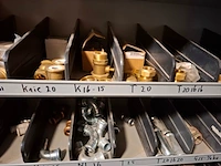 Partij installatiemateriaal in 4x magazijnkast - afbeelding 13 van  40