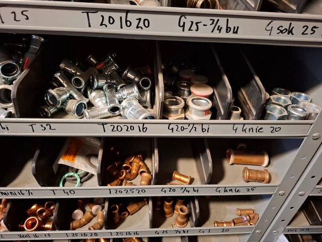 Partij installatiemateriaal in 4x magazijnkast - afbeelding 16 van  40