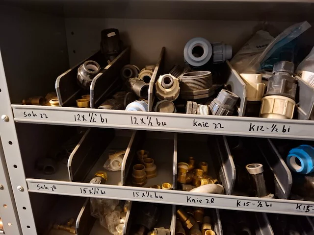 Partij installatiemateriaal in 4x magazijnkast - afbeelding 21 van  40