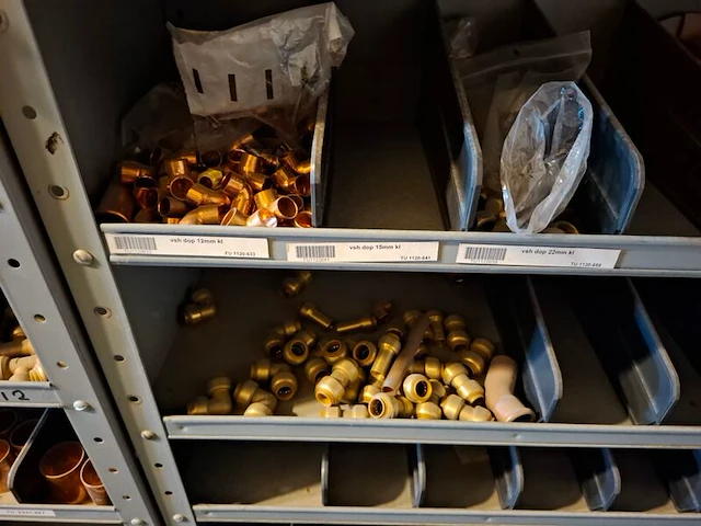 Partij installatiemateriaal in 4x magazijnkast - afbeelding 33 van  40
