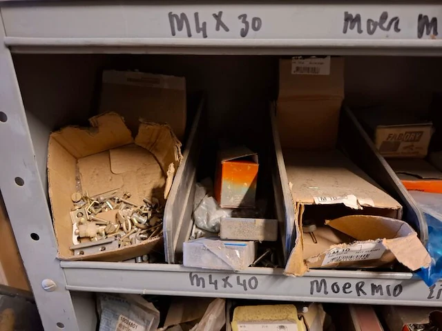 Partij installatiemateriaal incl 2x magazijnkast - afbeelding 8 van  34