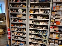 Partij installatiemateriaal incl 2x magazijnkast