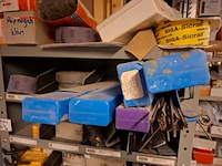 Partij installatiemateriaal incl 2x magazijnkast - afbeelding 13 van  34