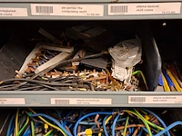 Partij installatiemateriaal incl 2x magazijnkast - afbeelding 21 van  34