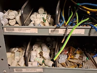 Partij installatiemateriaal incl 2x magazijnkast - afbeelding 22 van  34