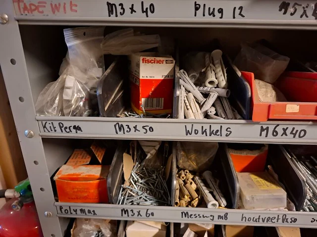 Partij installatiemateriaal incl 2x magazijnkast - afbeelding 34 van  34