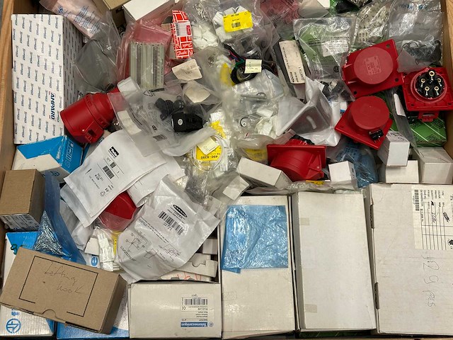 Partij installatiemateriaal, krachtstroom etc - afbeelding 2 van  10