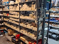 Partij installatiemateriaal o.a. busch-duro, gira, grohe, geberit, etc
