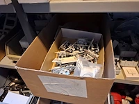 Partij installatiemateriaal o.a. busch-duro, gira, grohe, geberit, etc - afbeelding 19 van  101