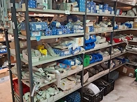 Partij installatiemateriaal o.a. busch-duro, gira, grohe, geberit, etc - afbeelding 14 van  101