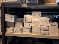 Partij installatiemateriaal o.a. busch-duro, gira, grohe, geberit, etc - afbeelding 26 van  101