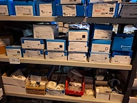 Partij installatiemateriaal o.a. busch-duro, gira, grohe, geberit, etc - afbeelding 47 van  101