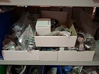 Partij installatiemateriaal o.a. busch-duro, gira, grohe, geberit, etc - afbeelding 63 van  101