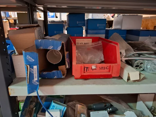 Partij installatiemateriaal o.a. busch-duro, gira, grohe, geberit, etc - afbeelding 76 van  101