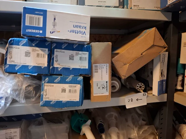 Partij installatiemateriaal o.a. busch-duro, gira, grohe, geberit, etc - afbeelding 93 van  101