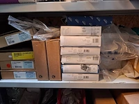 Partij installatiemateriaal o.a. busch-duro, gira, grohe, geberit, etc - afbeelding 96 van  101